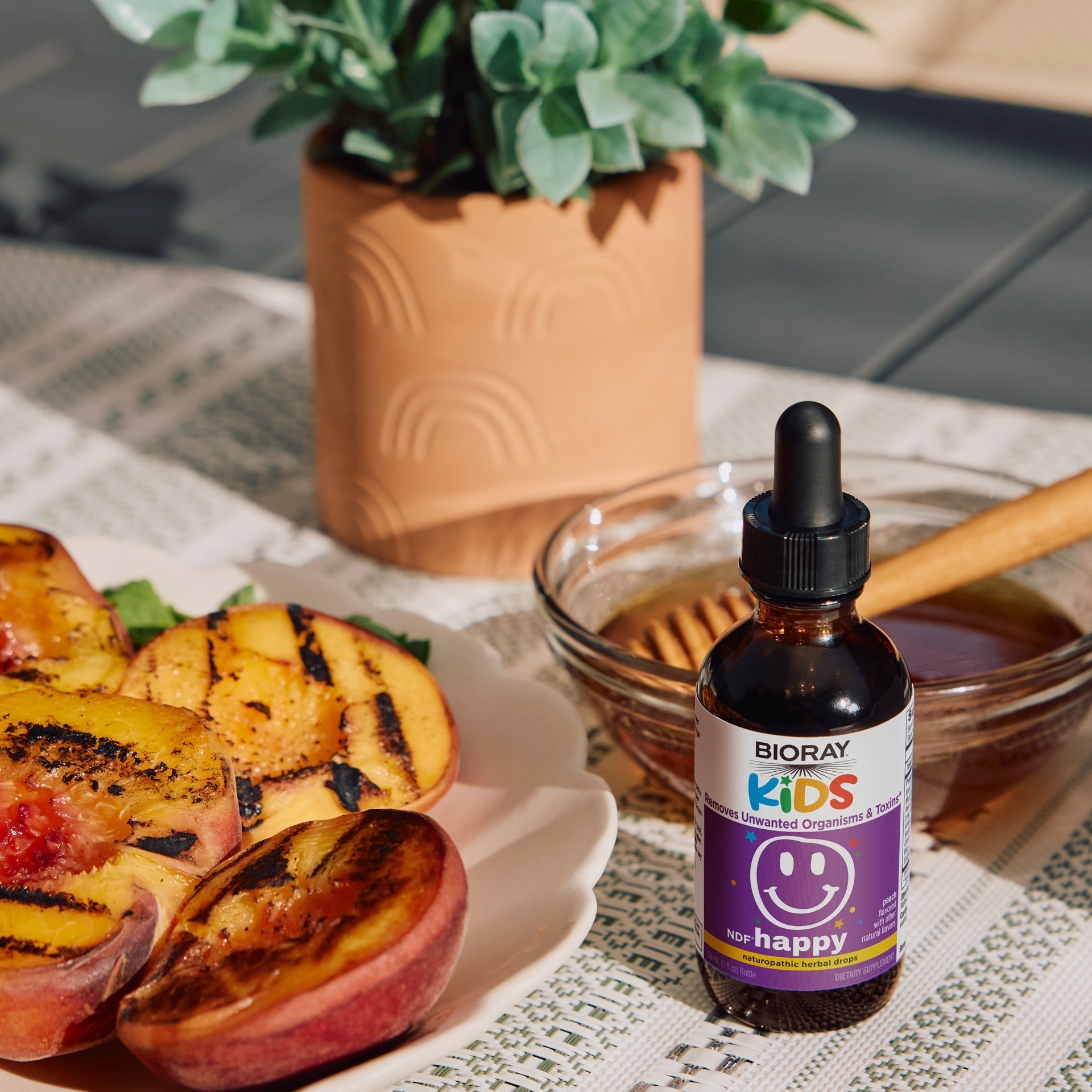 Happy Honey Glazed Grilled Peaches