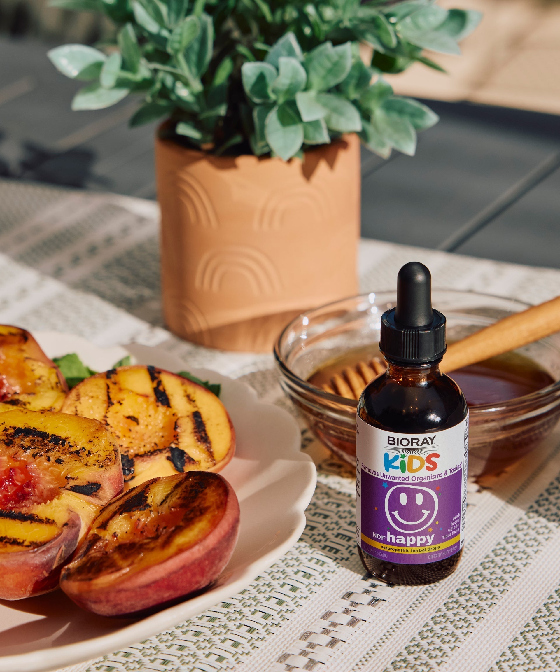 Happy Honey Glazed Grilled Peaches