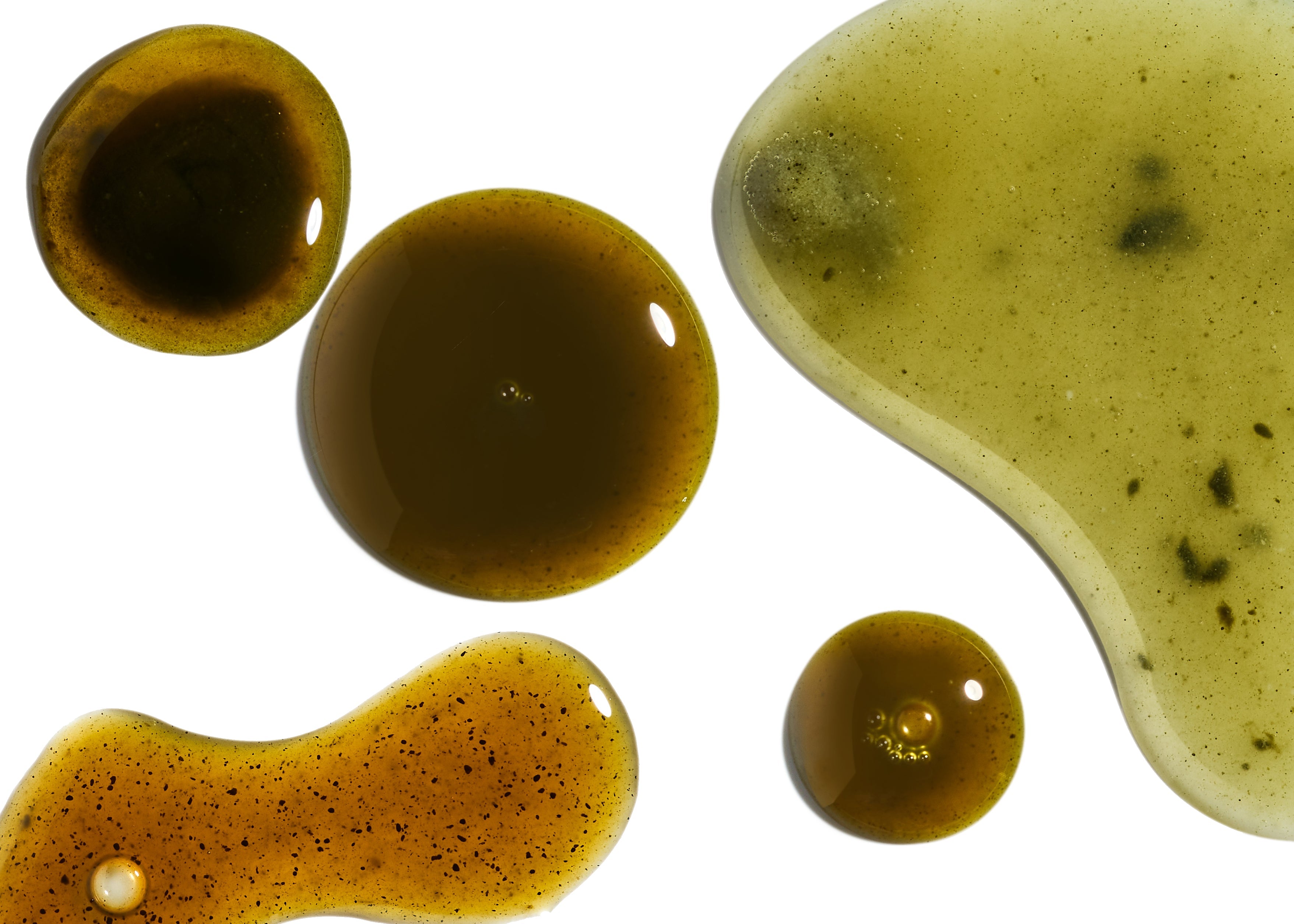 Chinese Herbal Tinctures: Why Color Can Naturally Vary (And Why That’s Normal)